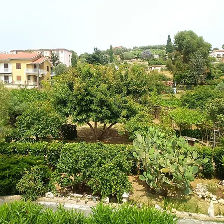 Casa Leah * אימפריה