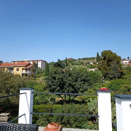 Casa Leah Lägenhet Imperia
