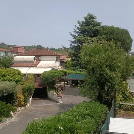 Casa Leah דירה